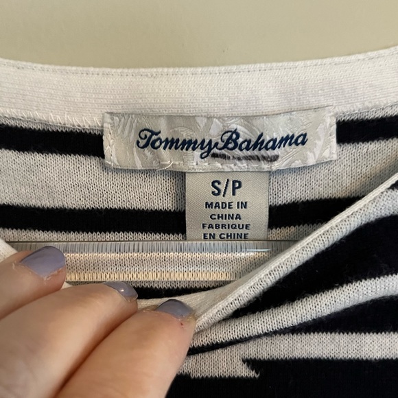 TOMMY BAHAMA | Small | Very SOFT! - Picture 4 of 12